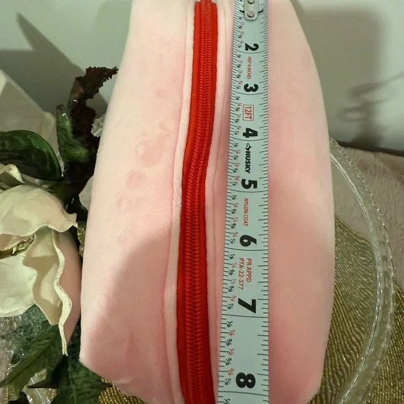 Charming Pink Pamper Yourself Bundle: Pink Powder Pouch-Glamnetics-Heart Socks - Picture 12 of 15